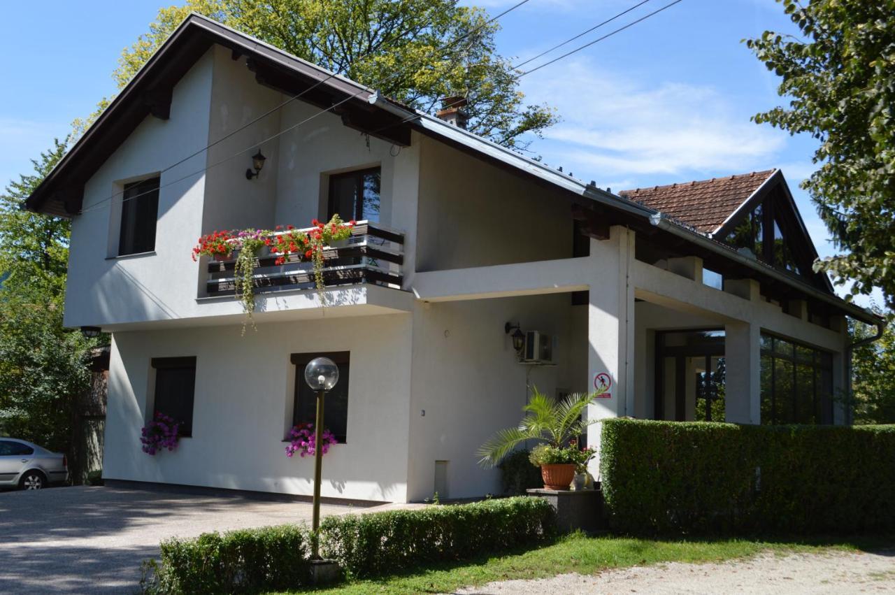 Villa My Island Bihac Luaran gambar