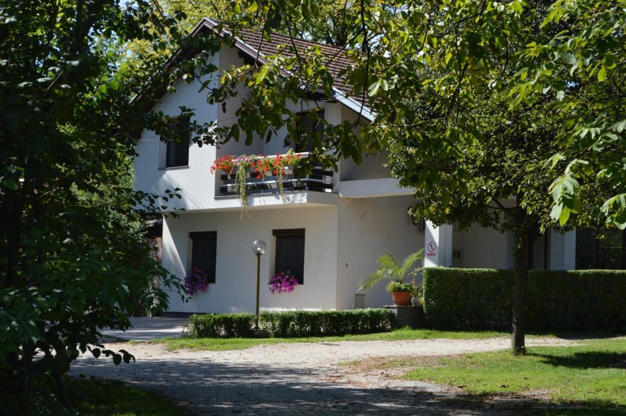 Villa My Island Bihac Luaran gambar